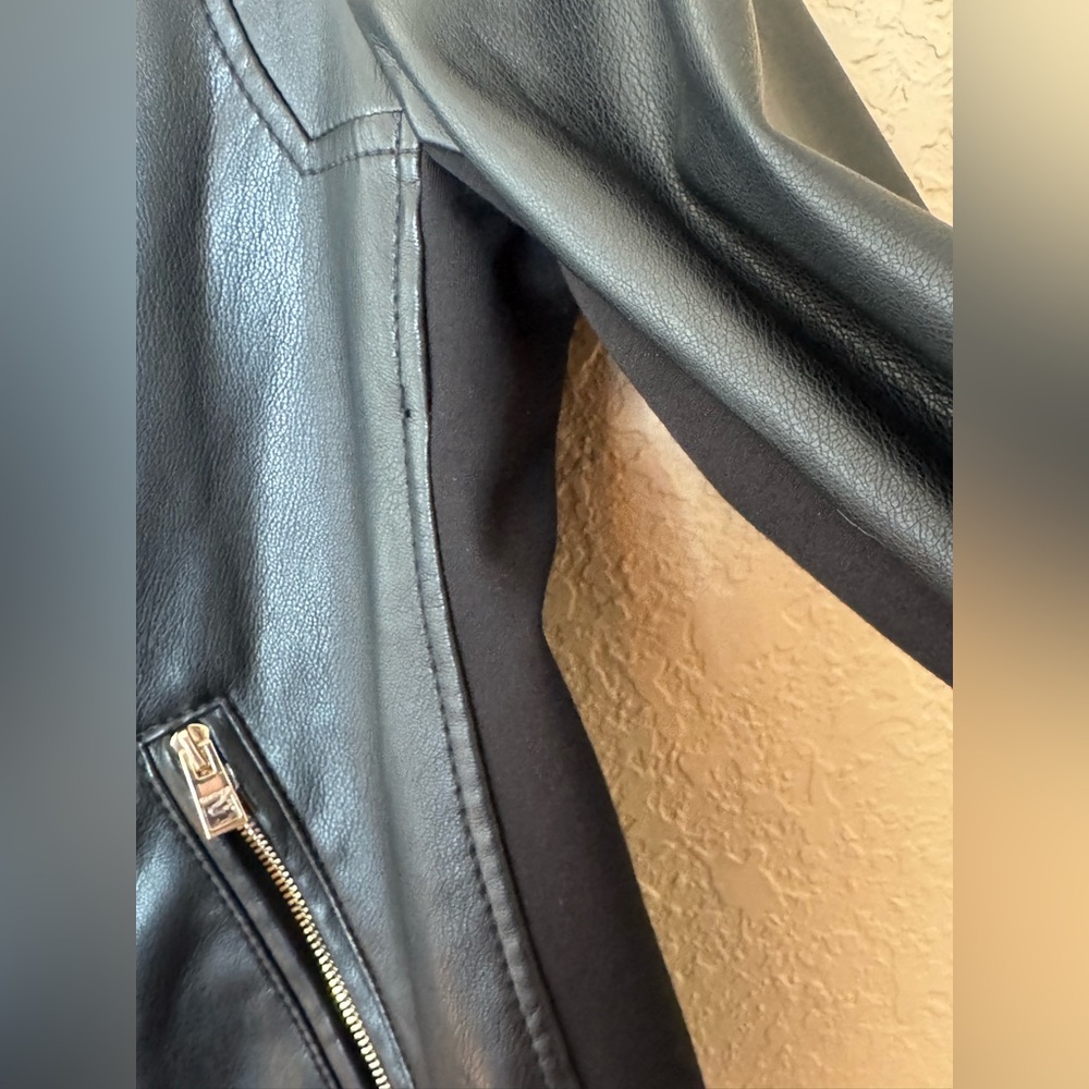 NWOT Chico’s faux leather jacket size 8/10 - Picture 5 of 7